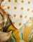Essenza dekbedovertrek Rosalee mosterdgeel detail sfeer 
